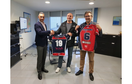 Présentation des maillots U19 chez Fluidra Commercial